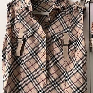 Plaid Sleeveless Shirt with Buckle Details